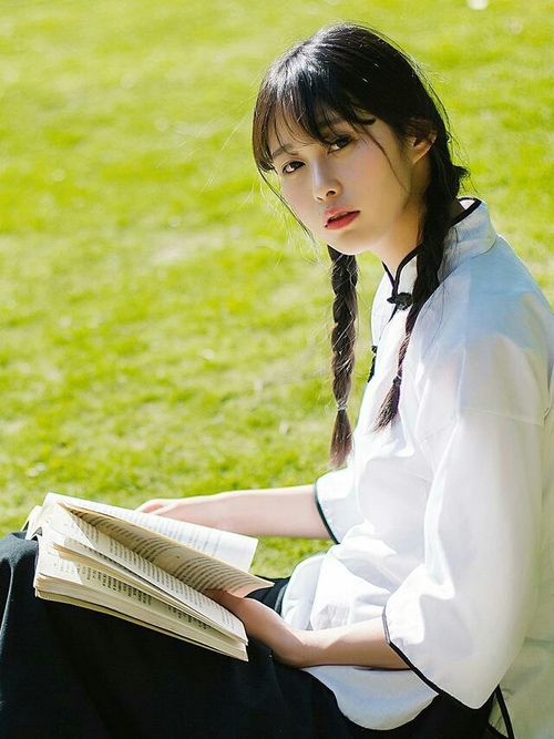 FB体育在线直播平台-摩纳哥队在对决中获胜，延续对法甲的追赶，摩纳哥队史最佳阵容